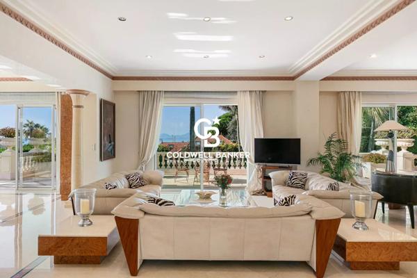 Villa 8 pièces à vendre Antibes - 06600 / Réf: 86917427
