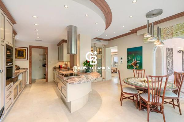 Villa 8 pièces à vendre Antibes - 06600 / Réf: 86917427