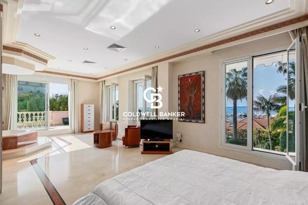 Villa 8 pièces à vendre Antibes - 06600 / Réf: 86917427