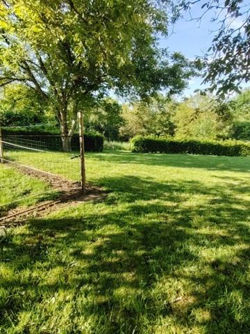 Perche, longère avec belles dépendances terrain arboré et calme