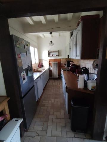 Perche, longère avec belles dépendances terrain arboré et calme