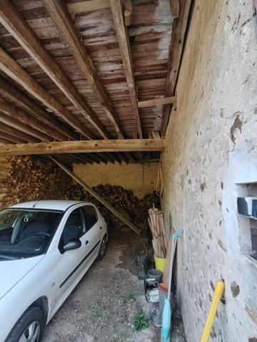 Perche, longère avec belles dépendances terrain arboré et calme