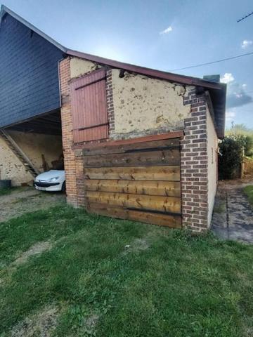 Perche, longère avec belles dépendances terrain arboré et calme