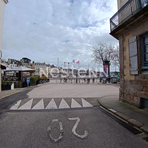 A louer bureaux situés sur le Port de Vannes