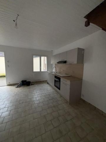 Maison à louer à Montreuil-l'Argillé dans l'Eure (27390), ref : 14058-L357