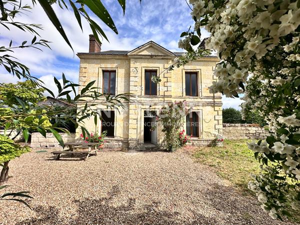 Vente ancien presbytère en pierre de Loire avec une maison d'amis à Tréhet (41800)