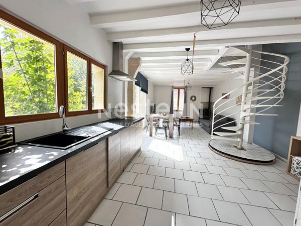 Vente ancien presbytère en pierre de Loire avec une maison d'amis à Tréhet (41800)