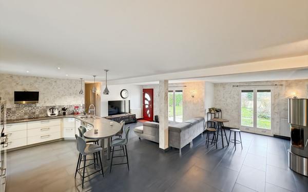 Maison à vendre    2 pièces •  Cosne-d'Allier