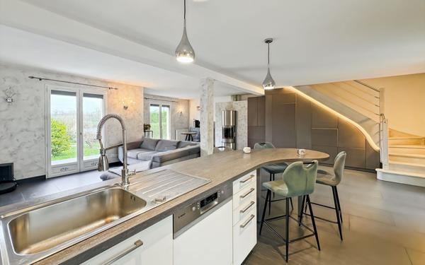 Maison à vendre    2 pièces •  Cosne-d'Allier