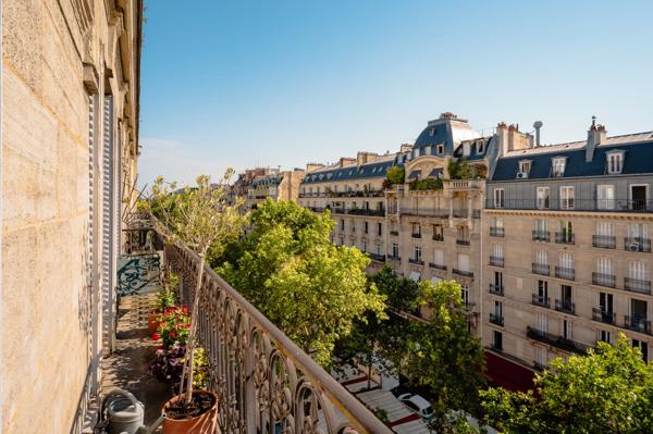 Appartement Paris 6 e - SÈVRES-BABYLONE