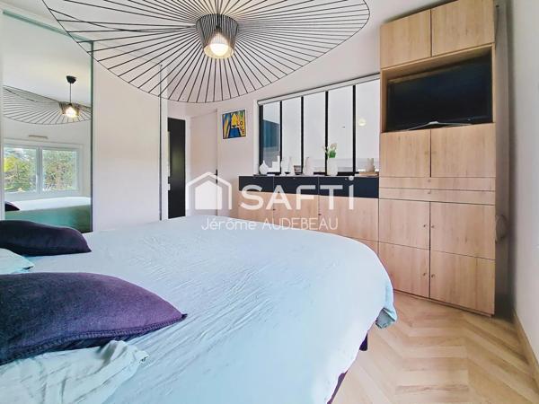 Grande maison atypique au calme