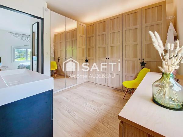 Grande maison atypique au calme