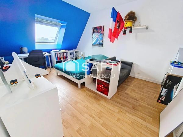 Grande maison atypique au calme