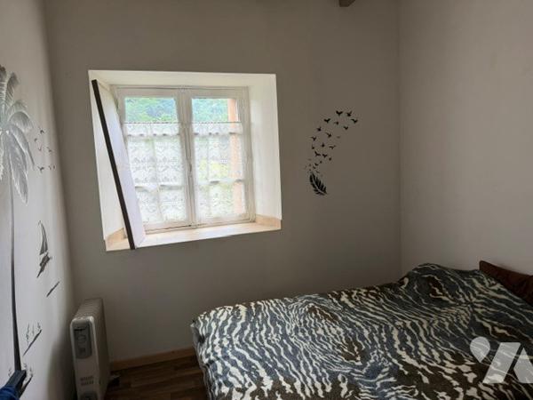Maison sur la commune de PLESIDY idéale pour un couple sans enfant.
Pas de système d'assainissement