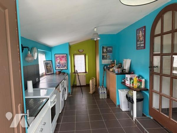Maison sur la commune de PLESIDY idéale pour un couple sans enfant.
Pas de système d'assainissement