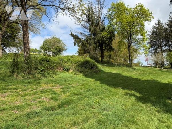 Maison sur la commune de PLESIDY idéale pour un couple sans enfant.
Pas de système d'assainissement