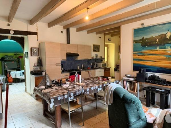 Maison sur la commune de PLESIDY idéale pour un couple sans enfant.
Pas de système d'assainissement