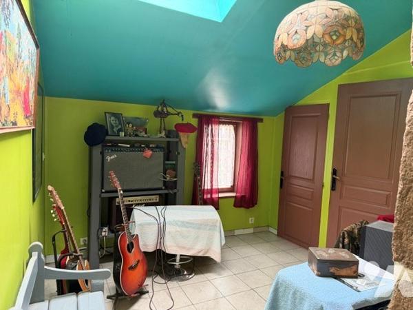 Maison sur la commune de PLESIDY idéale pour un couple sans enfant.
Pas de système d'assainissement