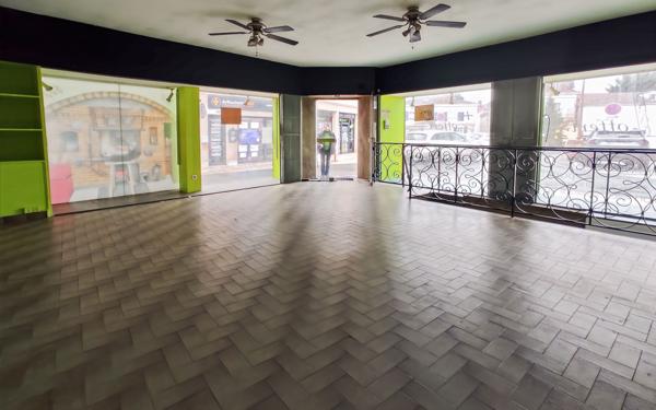 Immeuble à vendre    5 pièces • 192 m2 Saint-Astier