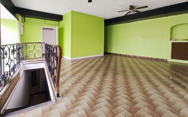 Immeuble à vendre    5 pièces • 192 m2 Saint-Astier