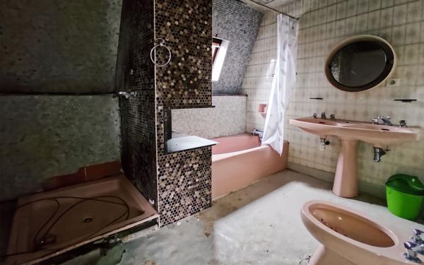 Immeuble à vendre    5 pièces • 192 m2 Saint-Astier