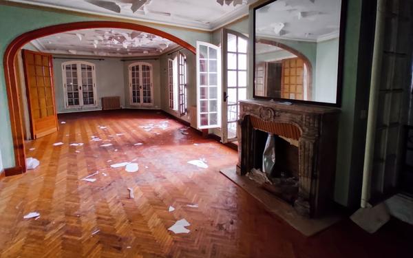 Immeuble à vendre    5 pièces • 192 m2 Saint-Astier