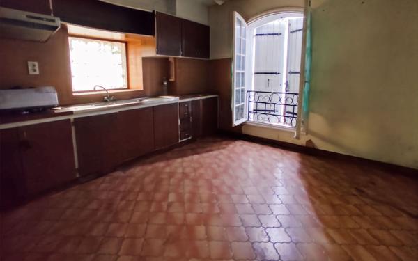 Immeuble à vendre    5 pièces • 192 m2 Saint-Astier