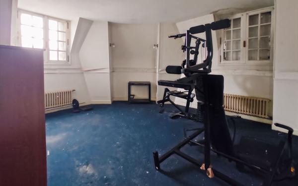 Immeuble à vendre    5 pièces • 192 m2 Saint-Astier