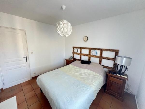 Lauris, maison de plain pied avec piscine