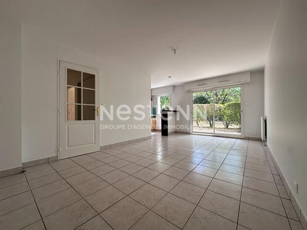 à vendre à Vannes secteur Le Bondon Appartement  T2 avec terrasse, ascenseur, box fermé en sous-sol et parking extérieur