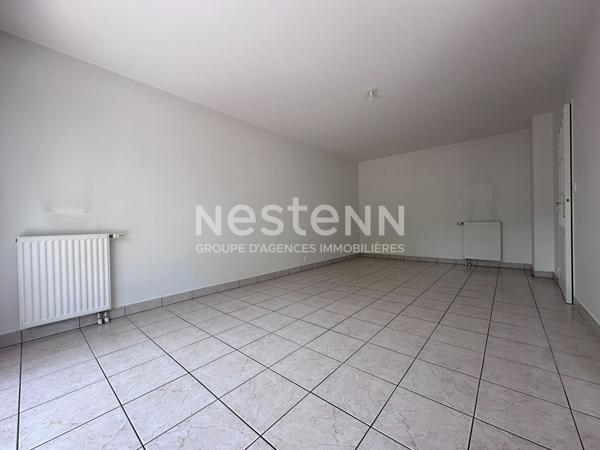 à vendre à Vannes secteur Le Bondon Appartement  T2 avec terrasse, ascenseur, box fermé en sous-sol et parking extérieur