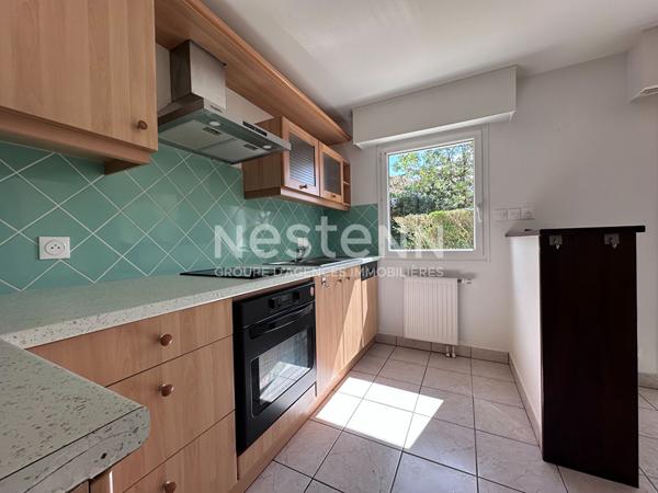 à vendre à Vannes secteur Le Bondon Appartement  T2 avec terrasse, ascenseur, box fermé en sous-sol et parking extérieur