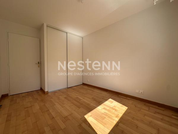 à vendre à Vannes secteur Le Bondon Appartement  T2 avec terrasse, ascenseur, box fermé en sous-sol et parking extérieur