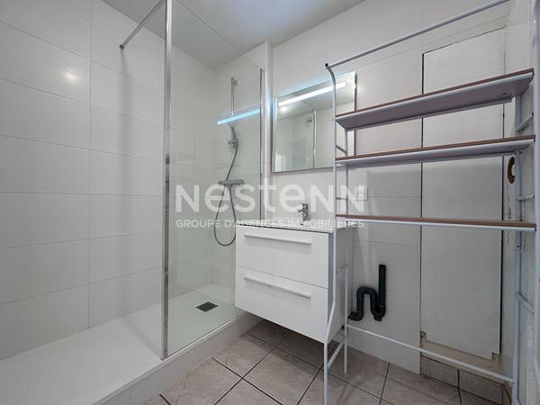 à vendre à Vannes secteur Le Bondon Appartement  T2 avec terrasse, ascenseur, box fermé en sous-sol et parking extérieur