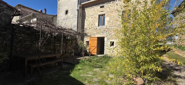 Vernoux-en-Vivarais (07240) Maison rénovée de 120m² avec terrain