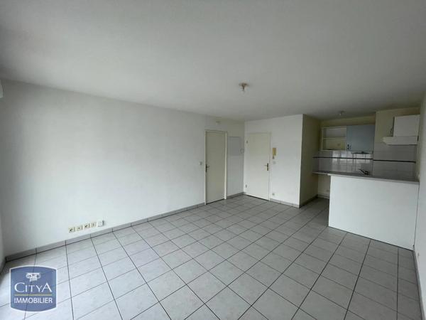 Appartement à louer 2 pièces 42.86m² Poitiers (86000)