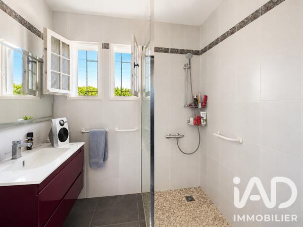 Maison à vendre 8 pièces 165 m² Neuilly-Saint-Front