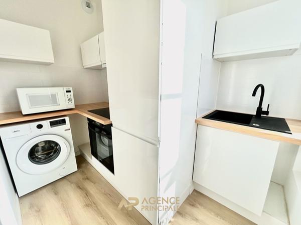 T2 rénové - Centre-Ville €258 000 ** - Référence MR647D-2