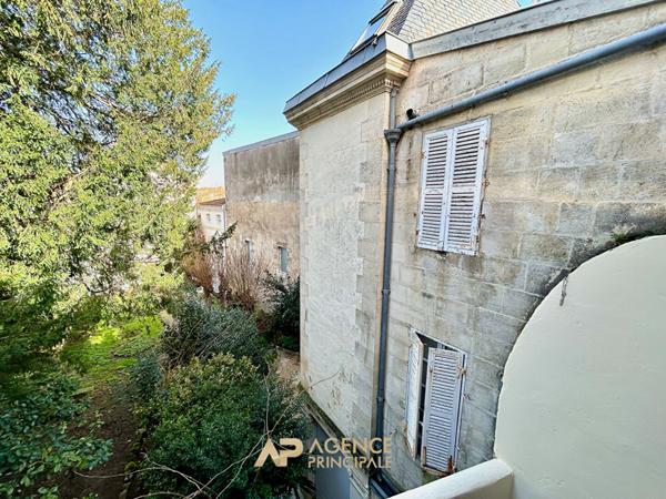 T2 rénové - Centre-Ville €258 000 ** - Référence MR647D-2