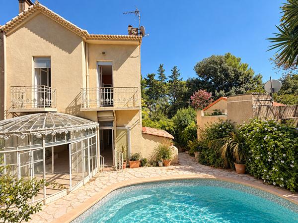 Maison Marseille campagne FLOTTE 150 m2  au sol