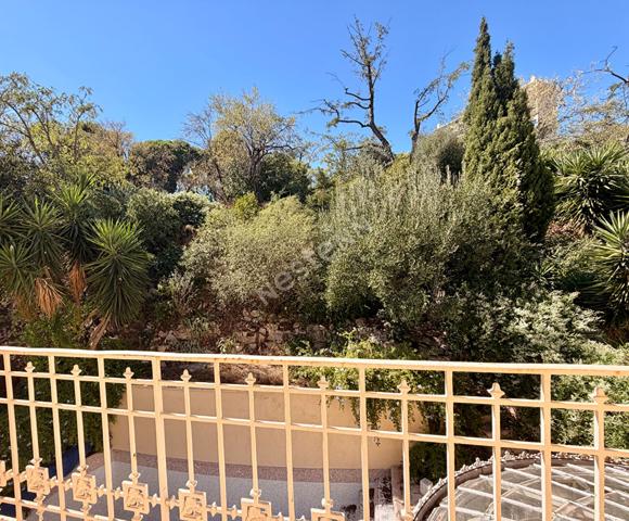 Maison Marseille campagne FLOTTE 150 m2  au sol
