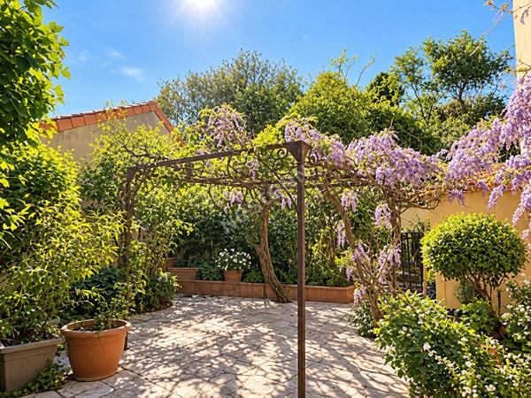 Maison Marseille campagne FLOTTE 150 m2  au sol