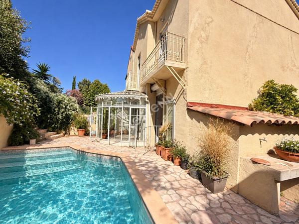 Maison Marseille campagne FLOTTE 150 m2  au sol