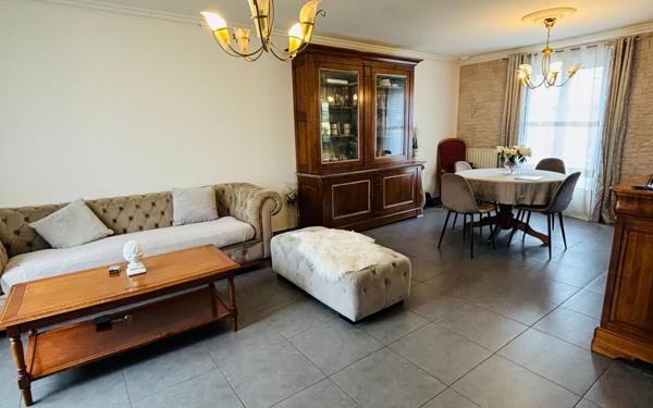 Maison à vendre    5 pièces •  Stains