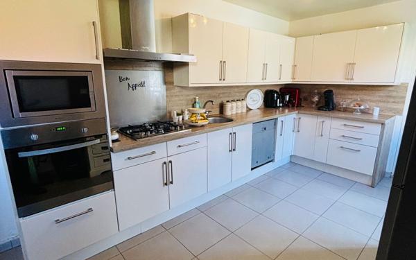 Maison à vendre    5 pièces •  Stains