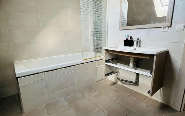 Maison à vendre    5 pièces •  Stains