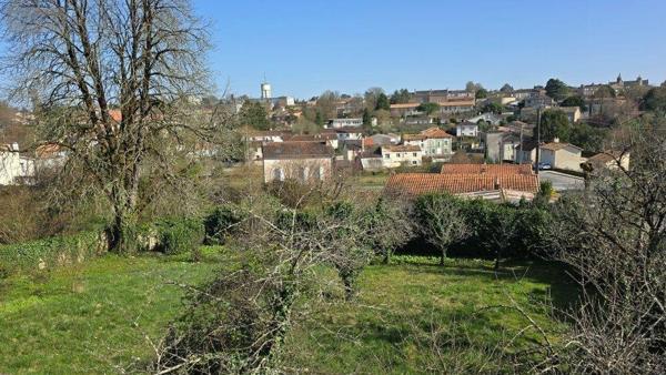 Maison à vendre à Melle dans les Deux-Sèvres (79500), ref : 223