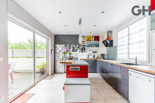 CHARMANTE MAISON FAMILIALE DE 7 PIECES (147.75m²) À ETIOLLES