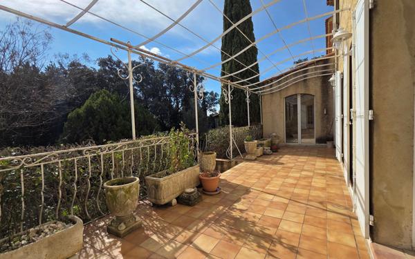 Maison à vendre    6 pièces •  Villeneuve-lès-Avignon