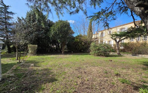 Maison à vendre    6 pièces •  Villeneuve-lès-Avignon